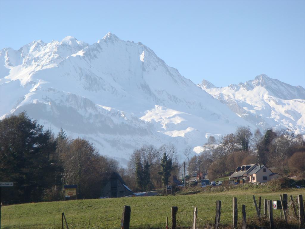 ホテル アルティ オテル Bagnères-de-Luchon エクステリア 写真